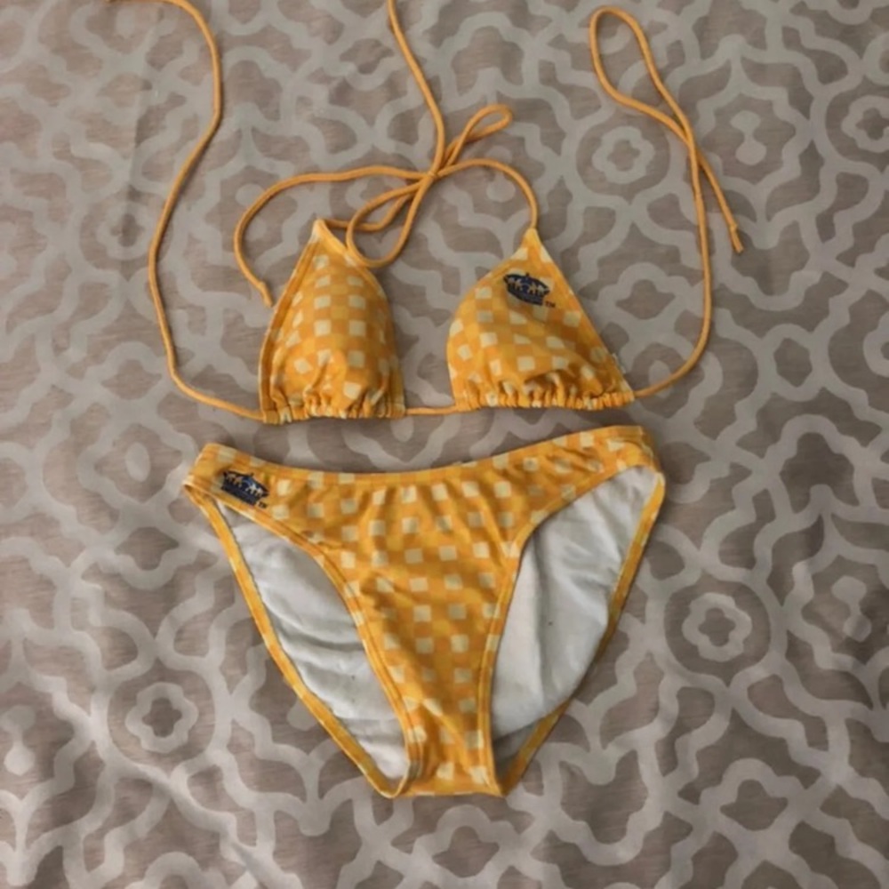 Corona bikini